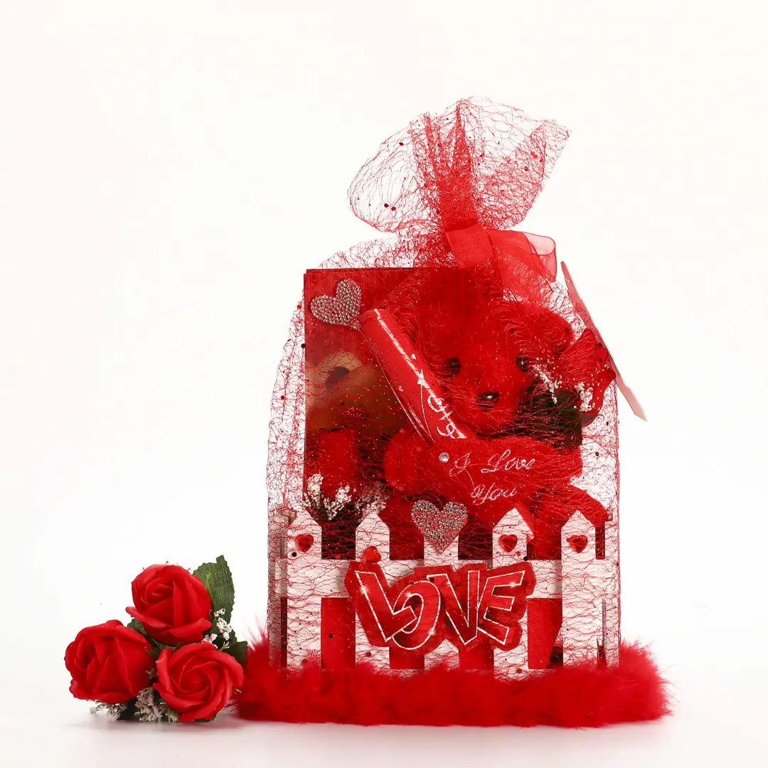 Valentine's Day Gift - Bear with 'I Love You' Heart Sitting on Wooden Fence Base - Includes 2 Roses - Romantic Gift for Her