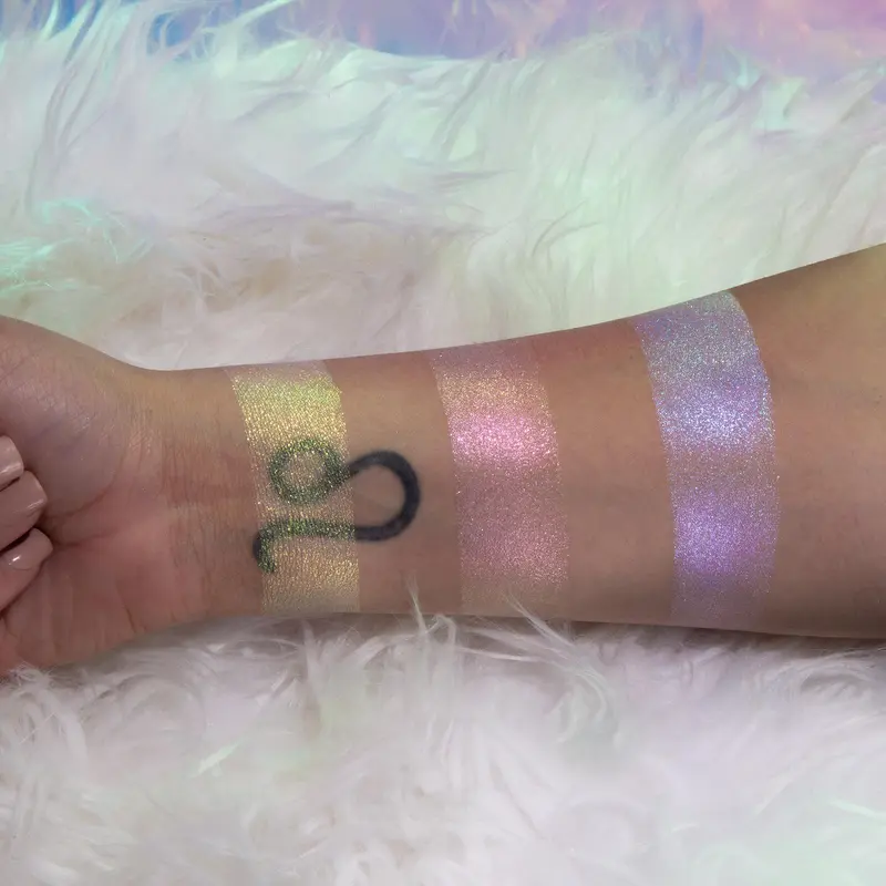 Frosting Highlighter palette Iridescent Metallic 3