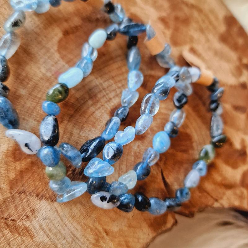 Devils Aquamarine Pebble Shaped Beaded Bracelet 2