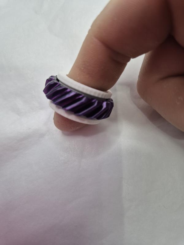 colourful playful fidget ring to cure boredom and relieve stress 2024 sensory trending craze fidgettoy adults 5