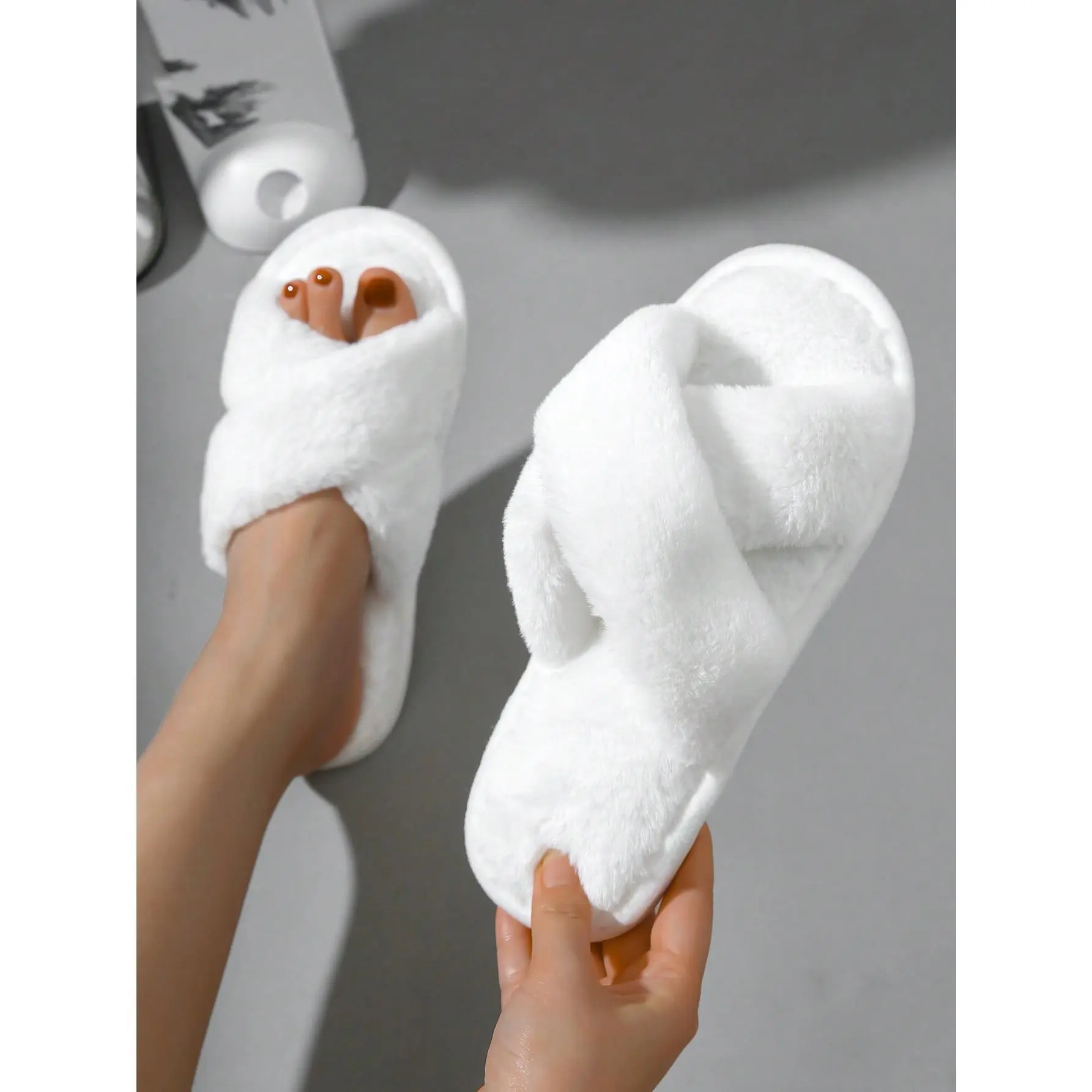 Women Criss Cross Fuzzy Bedroom Slippers, Fashion Indoor Home Slippers