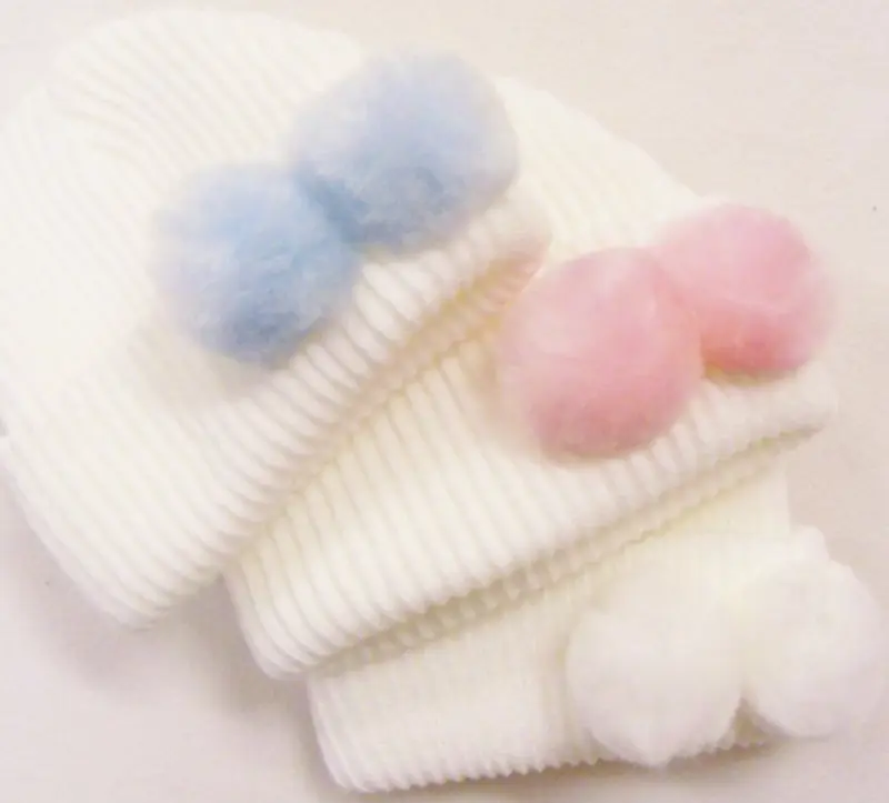 BABIES FIRST SIZE KNITTED  HAT POM POM 1