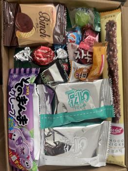 Product Review of Halal and Vegetarian Friendly Japanese and Korean Sweet and Savoury Snack Letterbox Gift Set - Asian Snack Taster from H**y 0