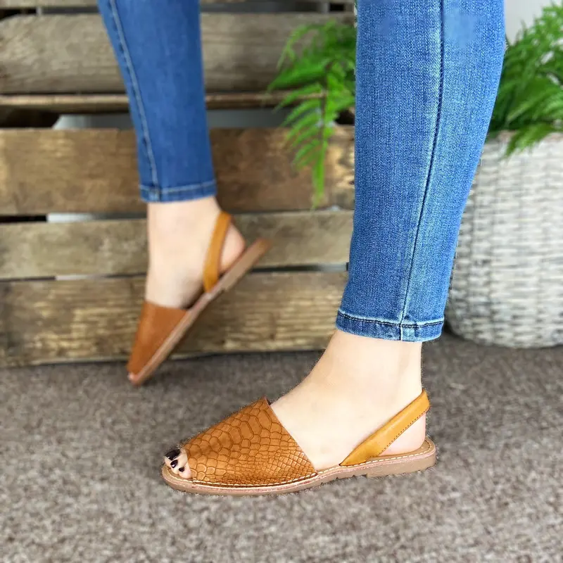 Elsa Sandal in Tan 1