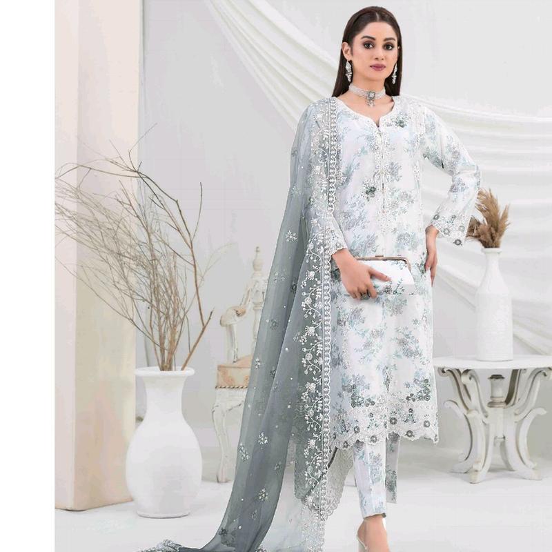 SEHBA Emberoidered collection 4piece stitched in 10 colours and 3 sizes with matching clutch 3