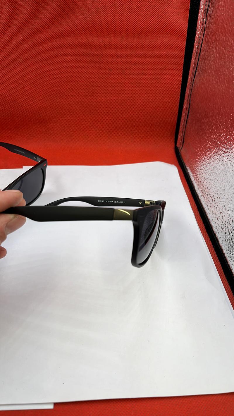 Product Introduction of Polarised Sunglasses Mens Womens Lightweight TR90 Frame 100% UV400 Protection Black+Red or Black +Silver 2