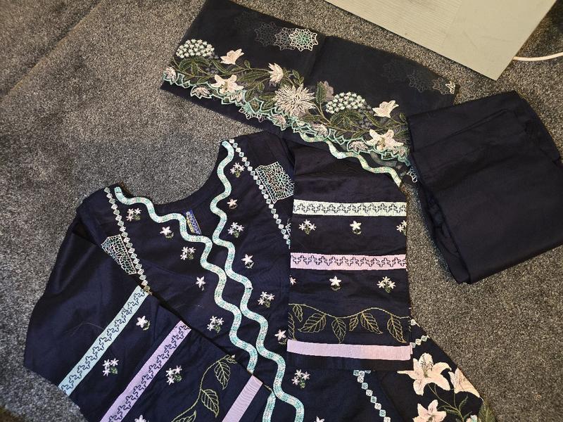 Product Introduction of Women's Embroidered Suit with Organza Dupatta and Plain Trousers - 3 Piece Set - Womenswear, Comfort 5
