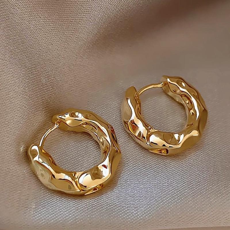 Structured Small Hoop Earrings 0