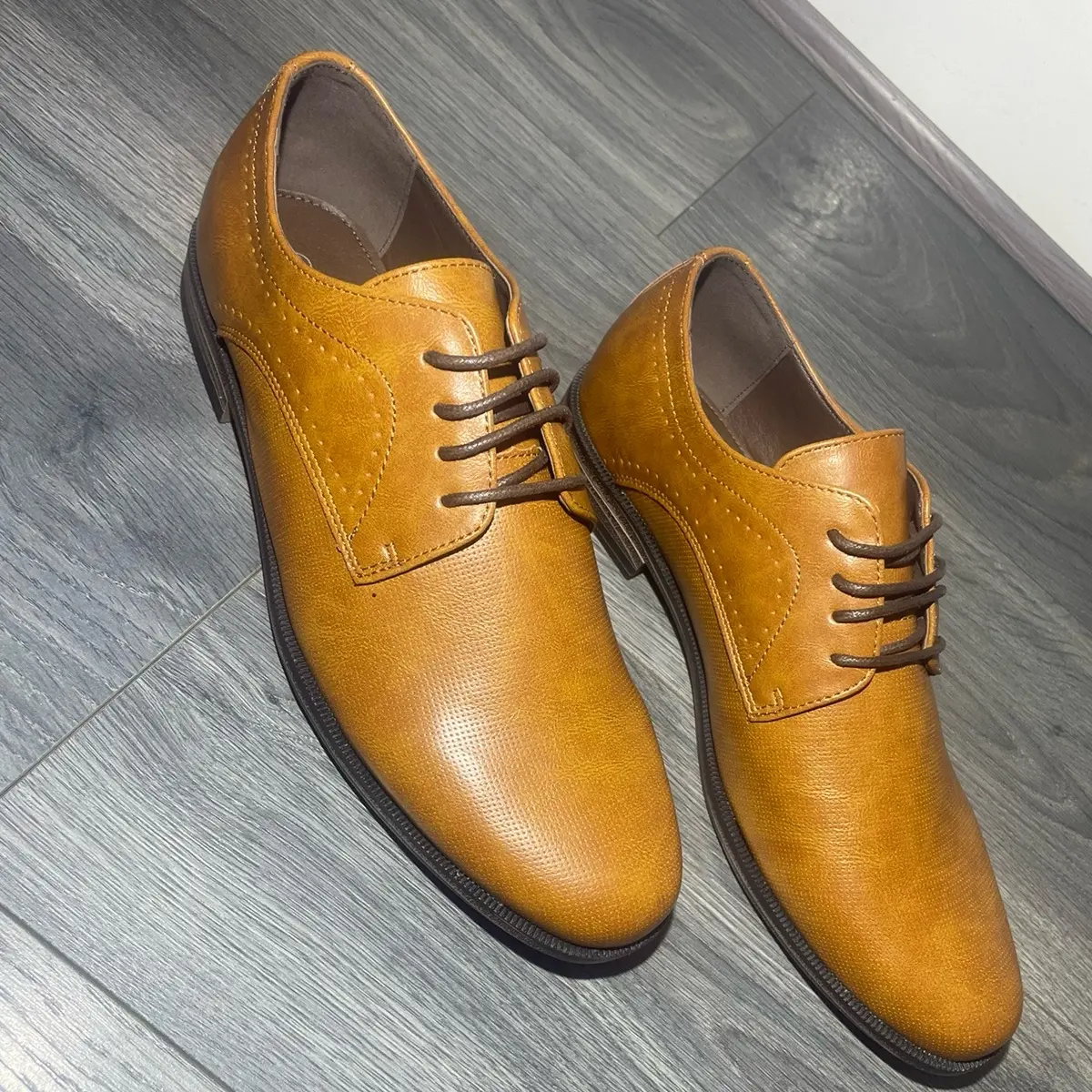The Men’s comfy lace up tan Brogue shoes