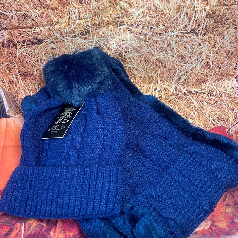 womens Insulated cable knit hat & scarf set 5