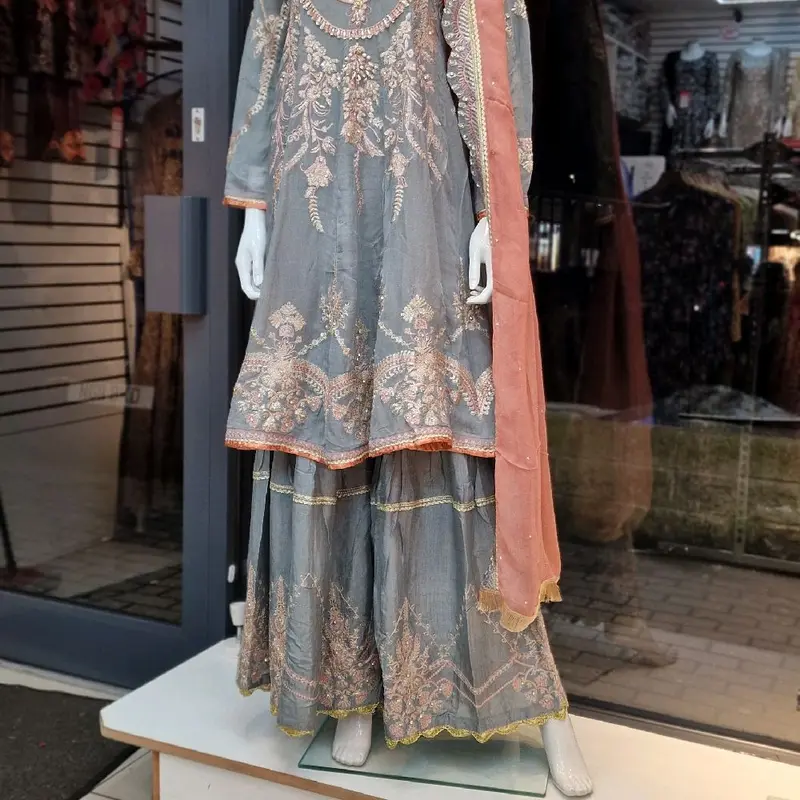 Grey and pink dress with embroidery and hand hand embellished  Womenswear Lady Long Sleeve Comfort Fabric Chiffon 5