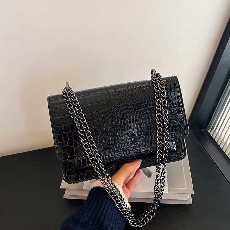 Patent Leather Shiny Crocodile Pattern Chain Underarm Bag - 2024 Summer New Shoulder Bag, Simple Commuter Women's Bag 3