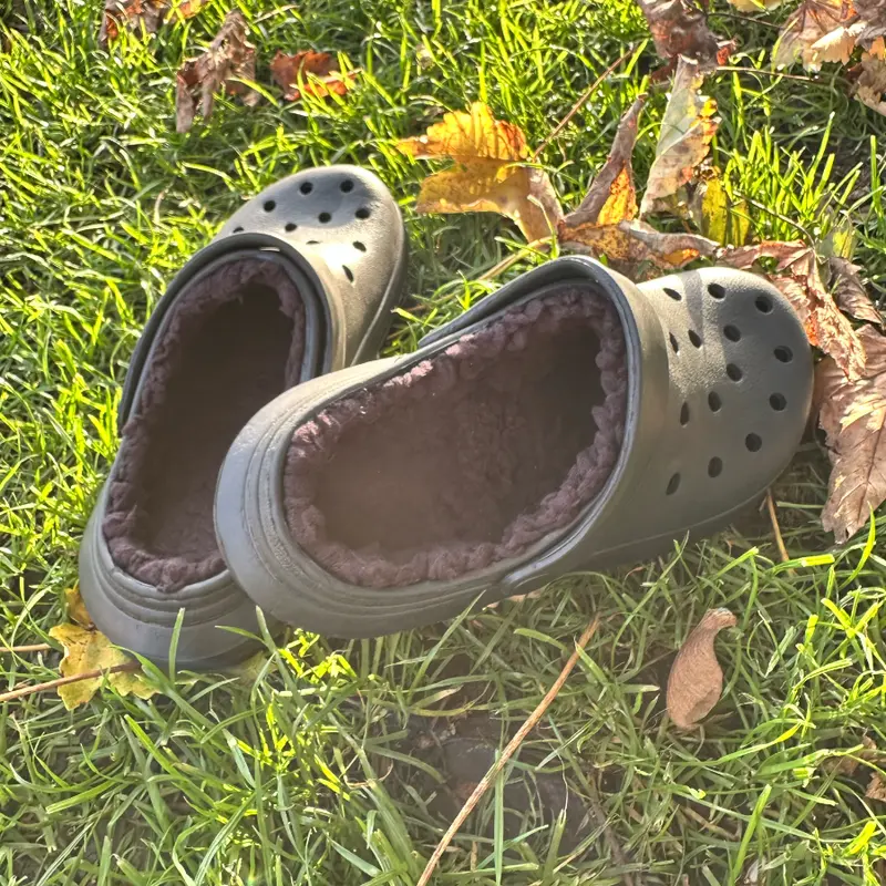 Luxurious Comfort for Winter with Harriet Ladies’ Fur-Lined Clogs – Great for Work and Casual Outfits 3