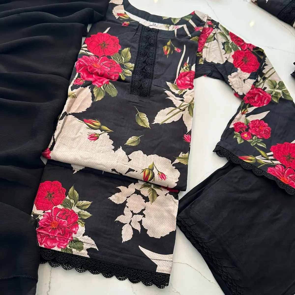 Floral linen Hit design Pakistani 3pc suit