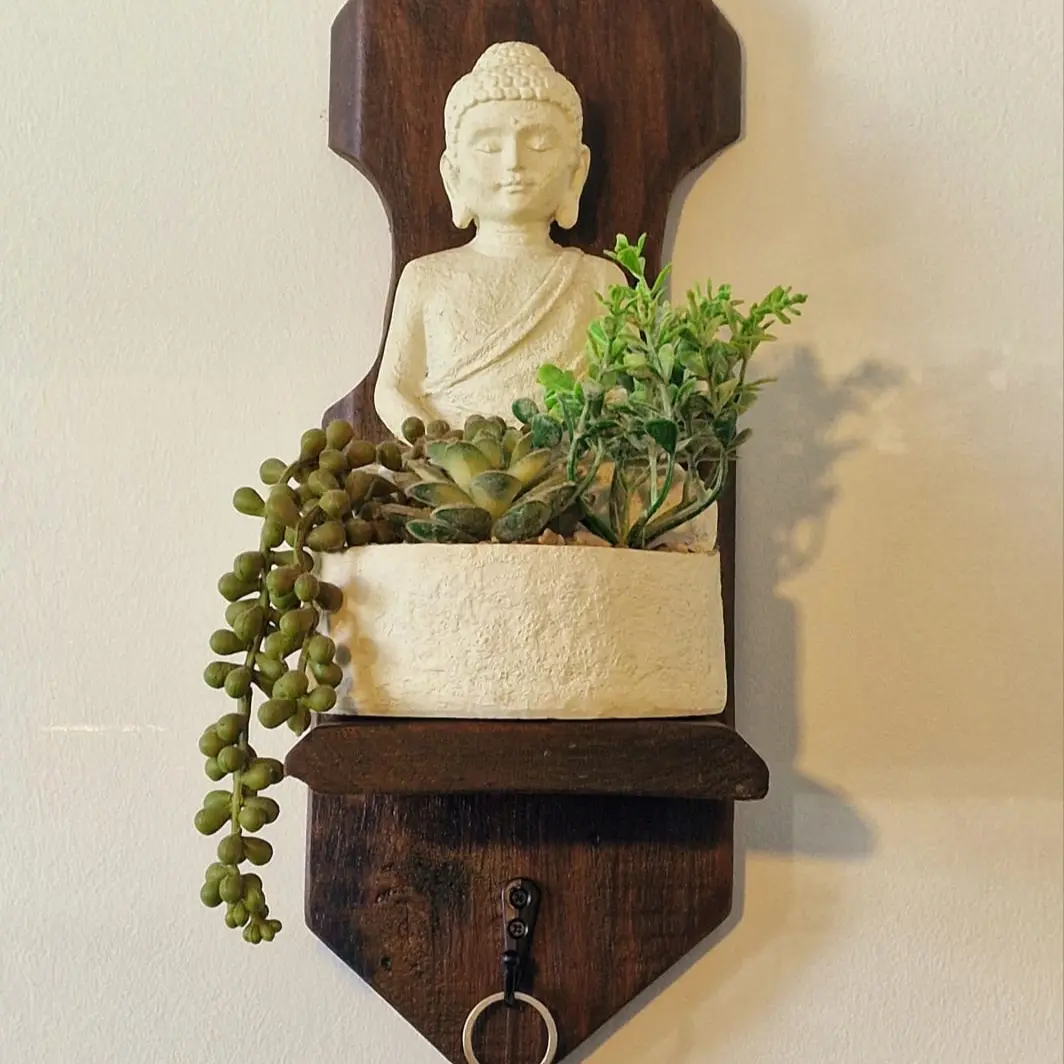Decorative wall shelf / Key holder