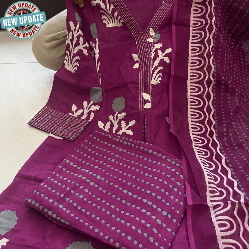 A line kurta set with embroidered work on neck and sleeve. pakistani outfits 7