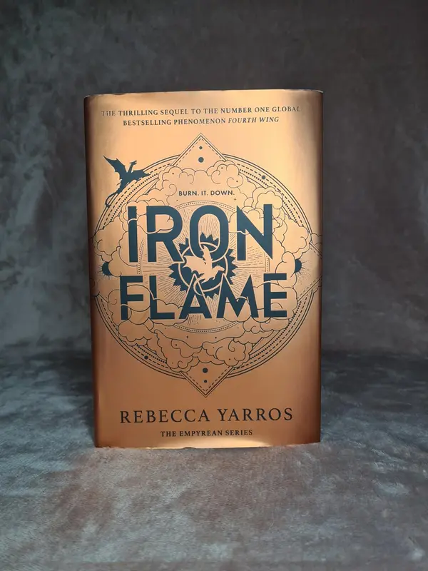 Iron Flame: DISCOVER THE GLOBAL PHENOMENON THAT EVERYONE CAN'T STOP TALKING ABOUT! (The Empyrean) Paperback 2