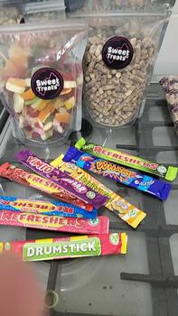 Product Review of 500g Gummy, Chocolate & Fizzy Mix - Perfect Snack for Candy Lovers from 🧬**r ** 1