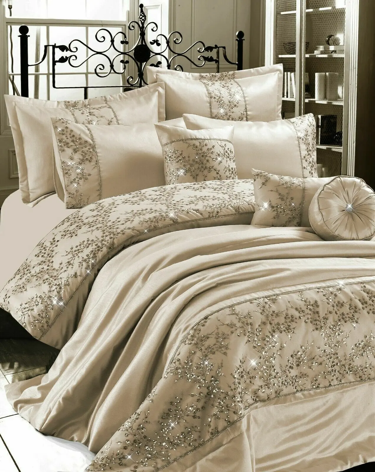 Luxury Embroidery Gigi Design Duvet Cover Set Cushion & Cover Bed Spread Shams