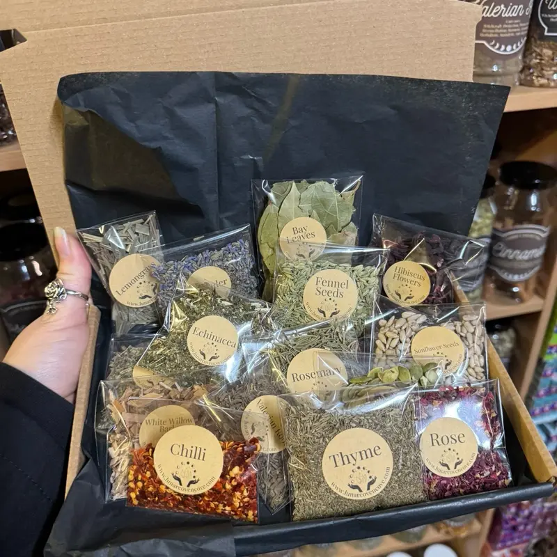 Dried flowers & other items for spells, rituals and witchcraft 1