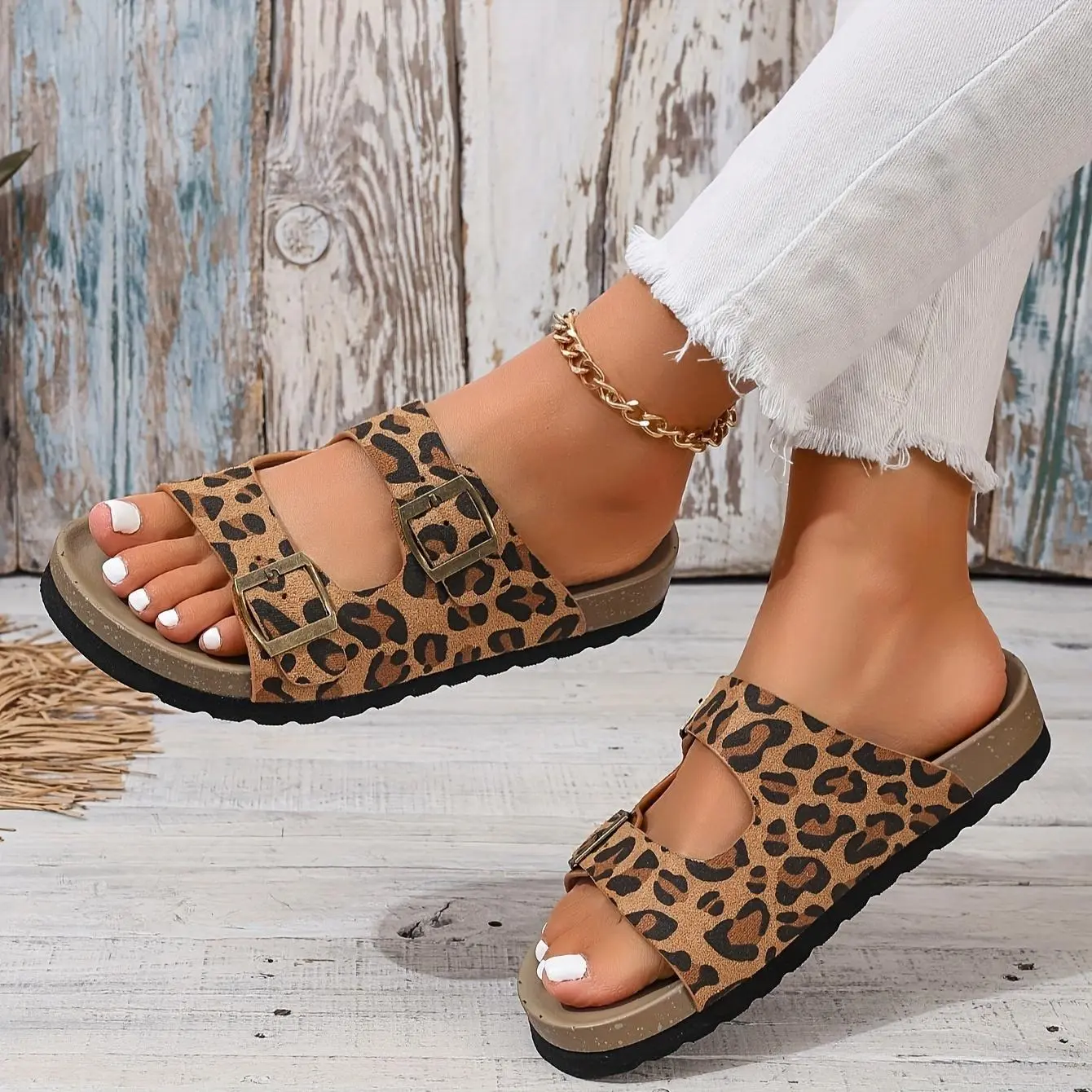 holiday outfits 2025 Ultra-Light Women's Leopard Print Slide Sandals with Thick Sole, Soft Microfiber Upper, Open Toe, and Low Heel for Beach & Home Girl Summer Footwear Shoe Walking Shoes Makapal Comfort Decor Dance Tactical Ballroom Knee