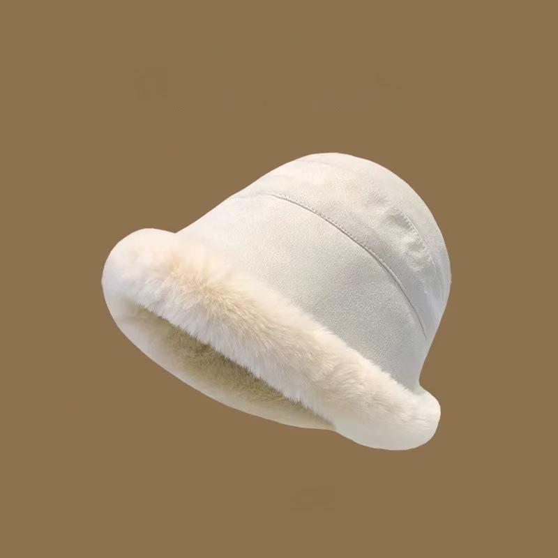 Product Introduction of 2025 New Women's Winter Bucket Hat: Fleece-lined, Thickened, Thermal Cotton, Windproof Earflaps, Fashion All-Matching Plush hat 4