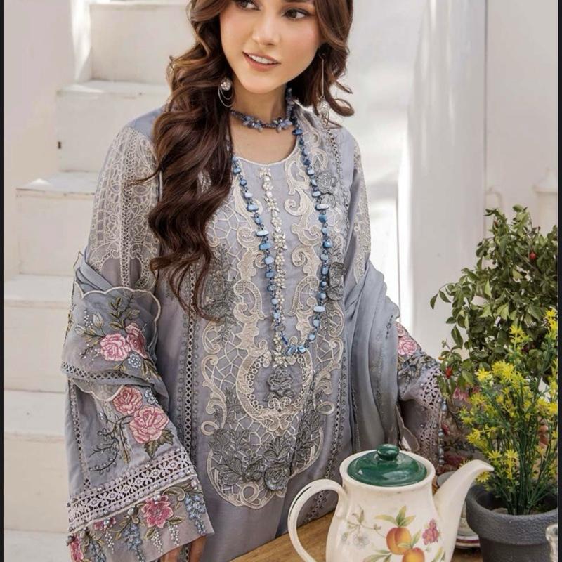 Maria B inspired Luxury Collection For Eid , Beautiful Collection For Ladies. 5