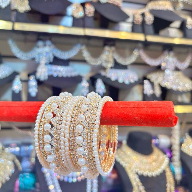 Beautiful pearl bangle set! Gorgeous for any occasion 3