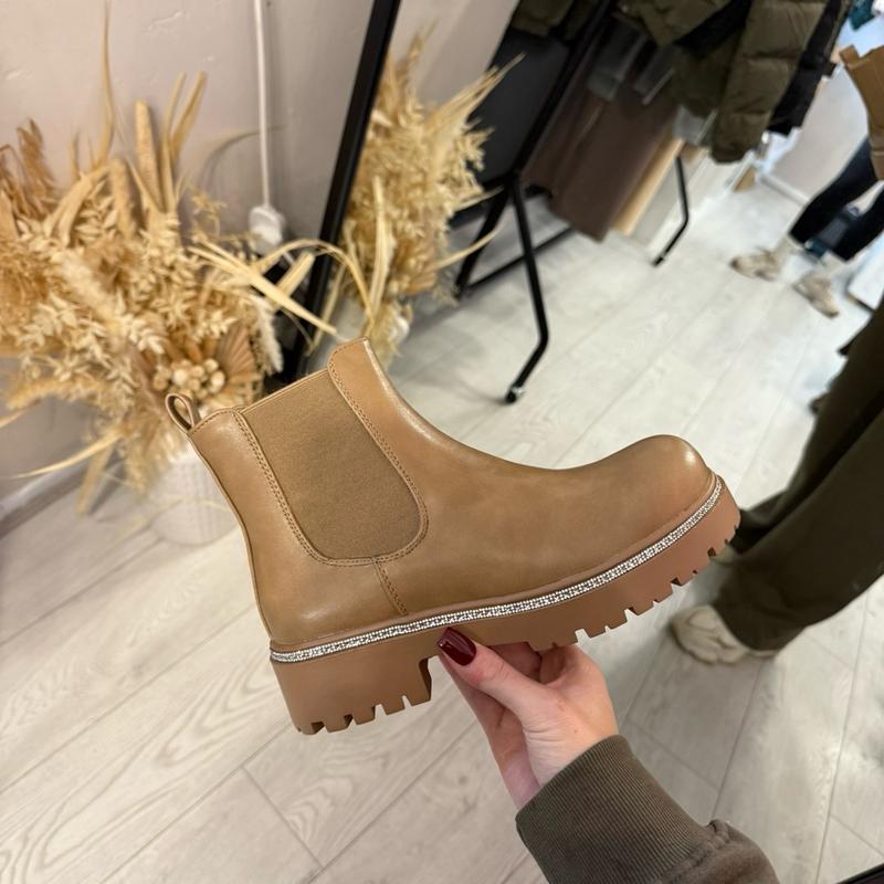 Diamanté brown Chelsea boots 3