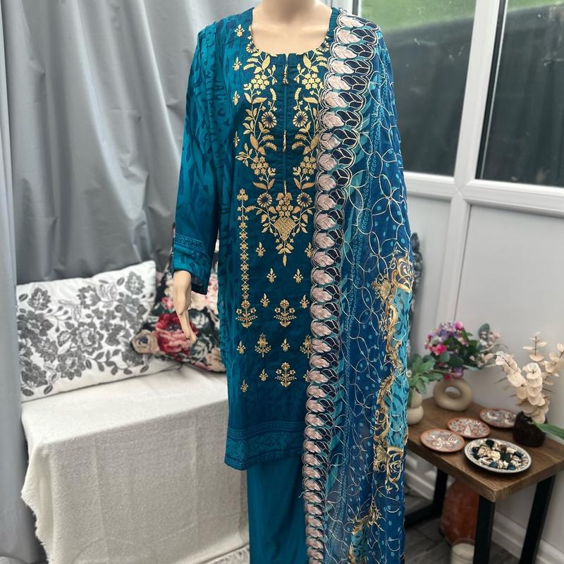 BC Eid collection- 3 Piece Floral Embroidered Chiffon Suit with matching trousers and dupatta 6