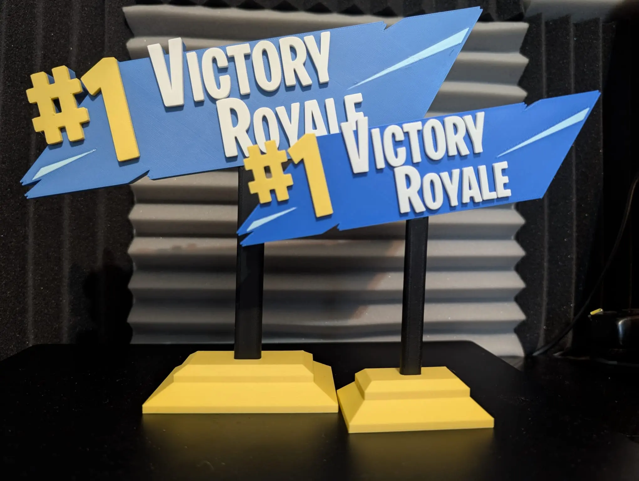 Exclusive Giant Fortnite Victory Royale Plaque - High Quality Large Trophy Memorabilia Decor Sign 225MM