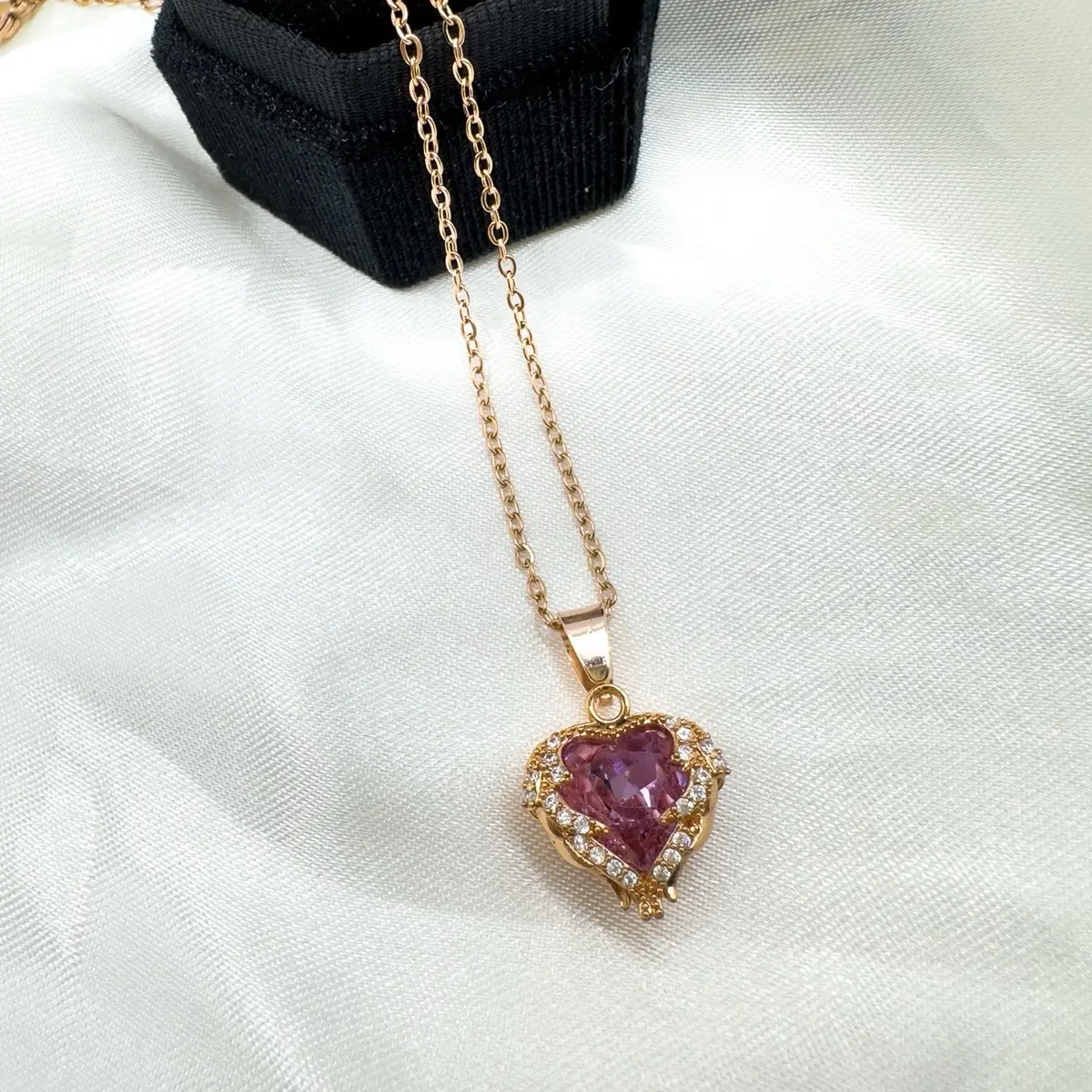 Unisex Heart Shape Necklace with Gold Chain - 45cm Chain Length & Adjustable