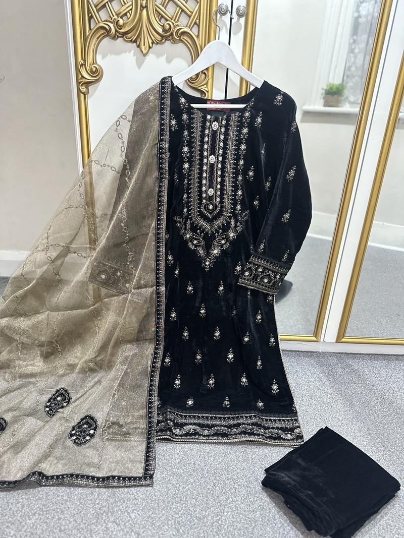 Product Introduction of LUXURIOUS 3 piece premium micro velvet suits - H fashion by Bin Hameed Womenswear 14