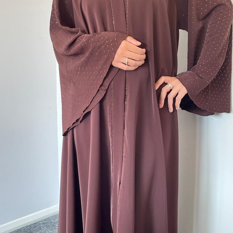 Imaan Abaya with Embellishments - Elegant and Comfortable Muslim Women's Clothing 1