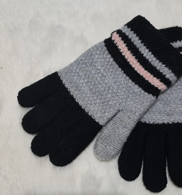 Royal Icon - Pack of 3 Unisex Kids Gloves Pro Heat Winter Gloves - Thermal Insulated Knitted Gloves with Stylish Lined Design for Boys & Girls Gloves 3
