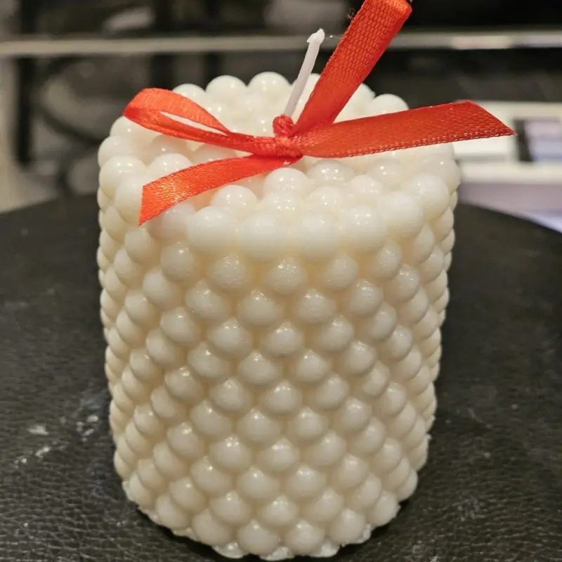 Bobble pillar candle