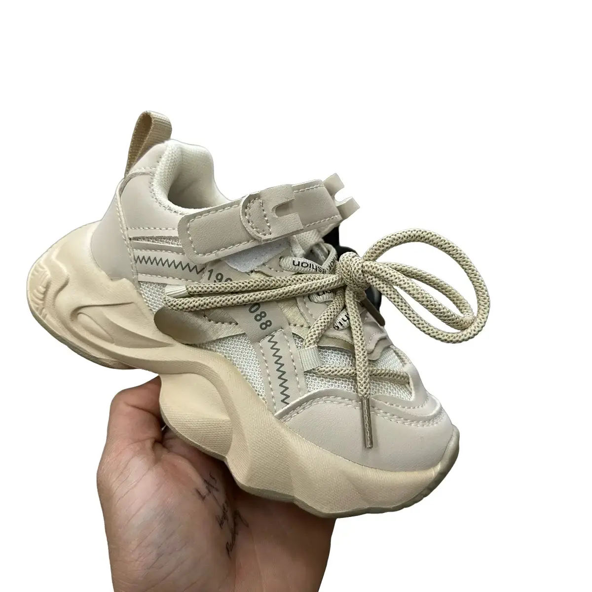 Kids boys and girls unisex chunky trainers.