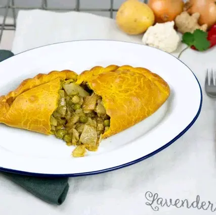 6x Gourmet Cornish Size Large VEGAN CAULIFLOWER CURRY Pasties. 1