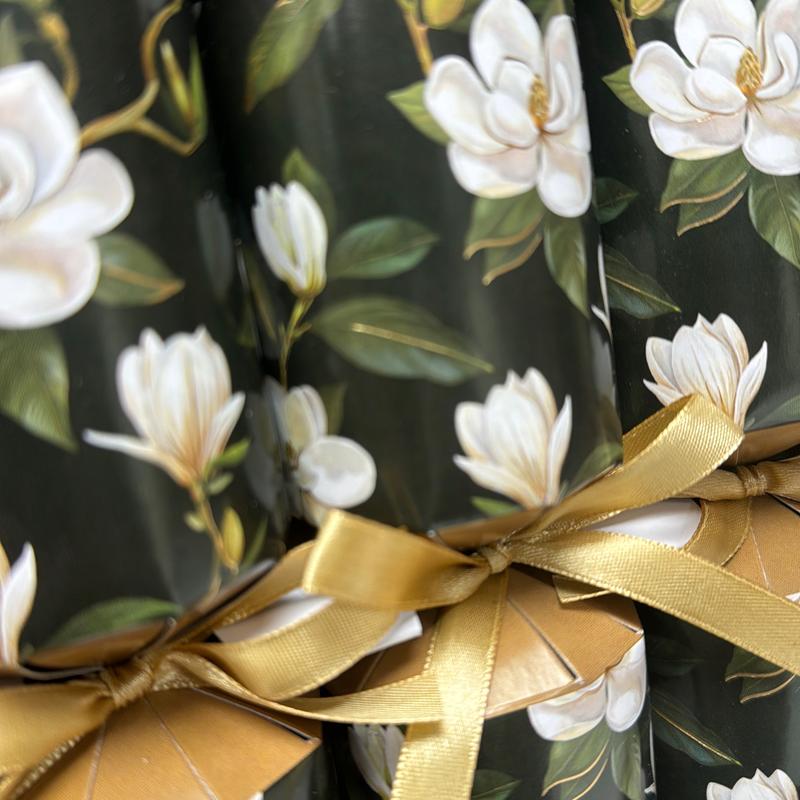 Set of 6 Gisela Graham Christmas crackers white green floral table day festive ribbons Decor 3
