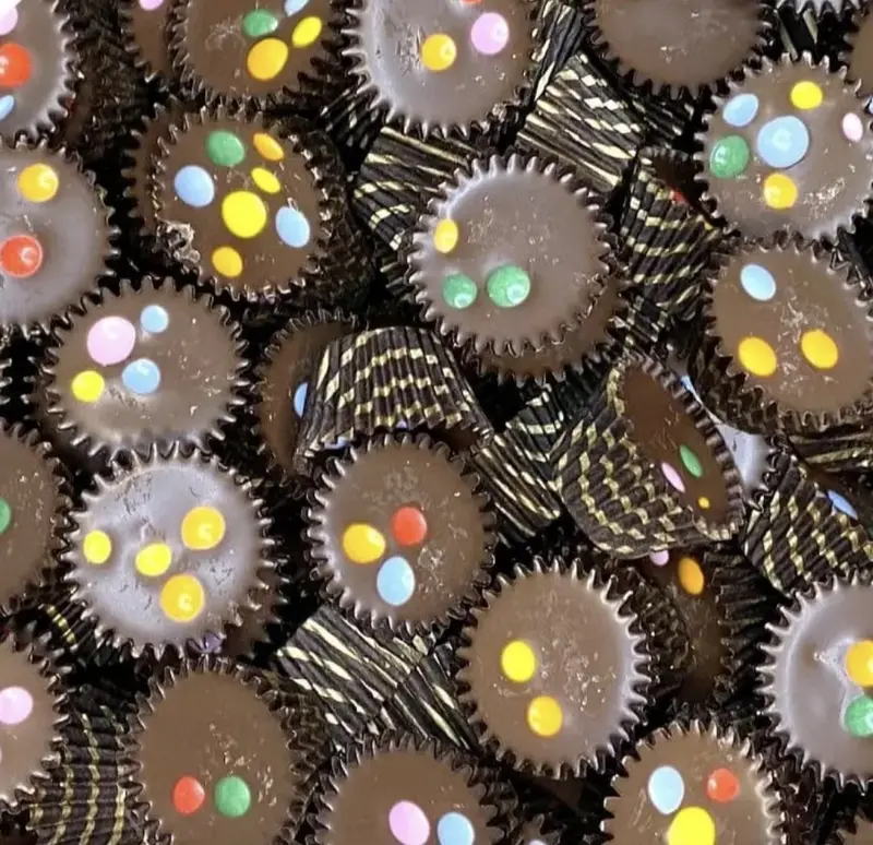 ICY CUPS! Happy & Mint - Chocolate Sweets Bag - 300g/500g - Milk Chocolate with Smarties - Retro Pick & Mix Candy  Snack 1