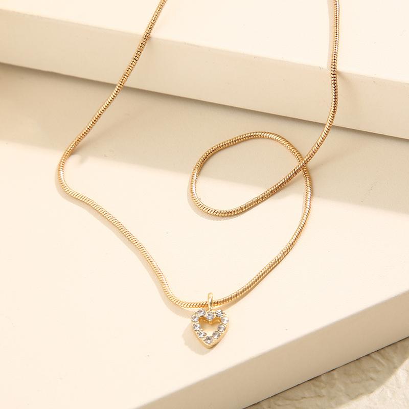 Product Introduction of Zircon Peach Heart Pendant. 9