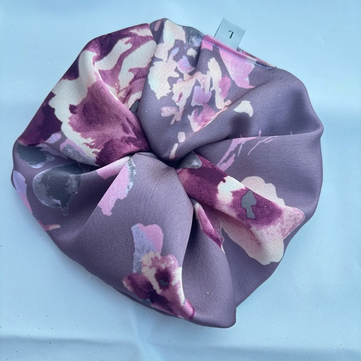 Hkmbee flower hair scrunchie