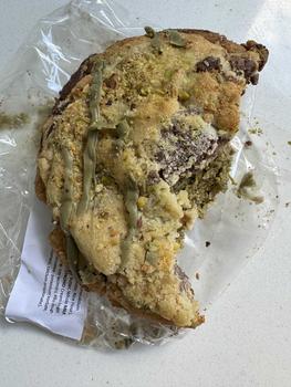 Product Review of 2x Pistachio Knafeh Stuffed Cookie with Chocolate Chips DISPATCHED MON-WEDNESDAY ONLY from P**f 0