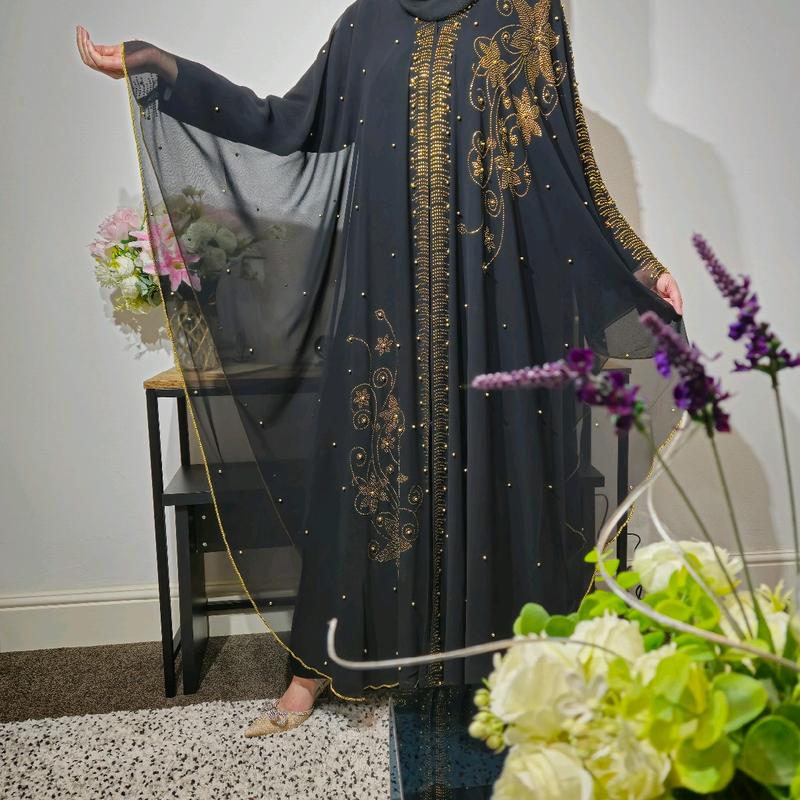 Royal Abaya - Cape Style - Black & Gold - 3 Piece Set 9