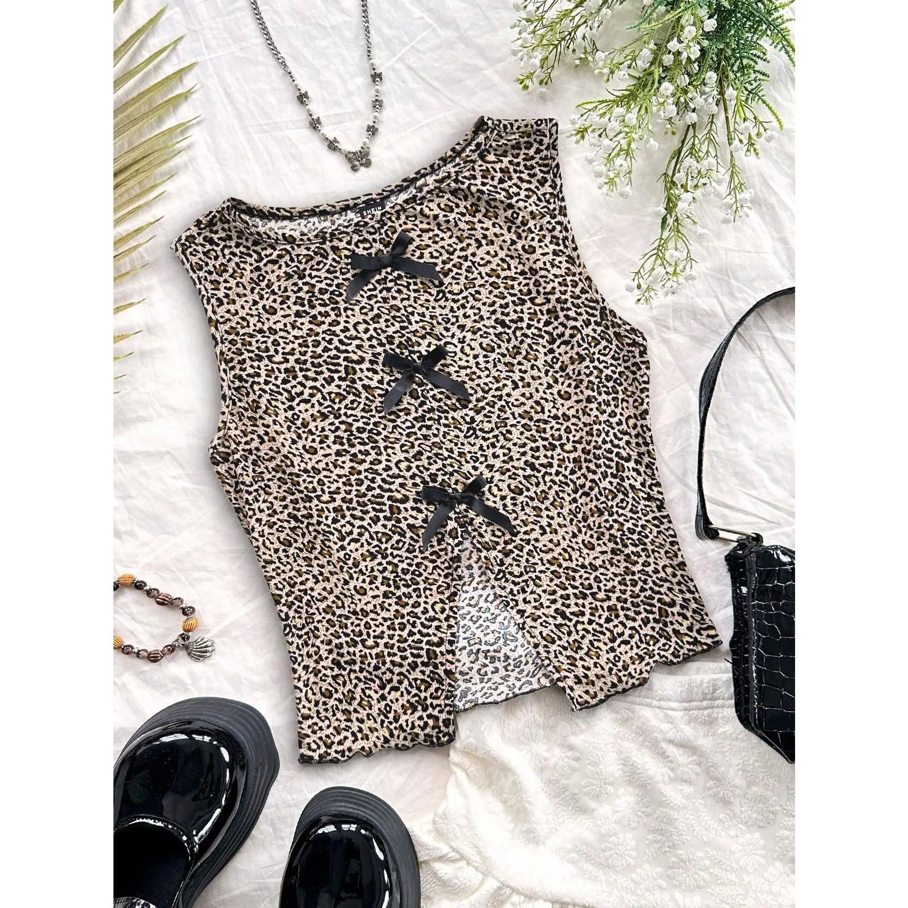 Dreamara Women's Casual Vintage Stretch Leopard Print Front Keyhole With Bowknot Decor Camisole, Suitable For Vacation,Fall Women Clothes,Thanksgiving Women Outfit,Sexy Women Outfit,Hippie Clothes,Going Out Top,Halloween Women Costumes,Leopard Top,Christm