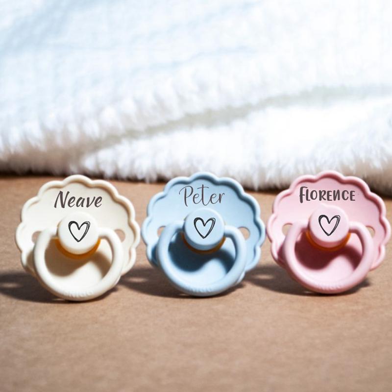 FRIGG *2-PACK* PERSONALISED DUMMY PACIFIER SOOTHER, NATURAL RUBBER, NAME & HEART 1