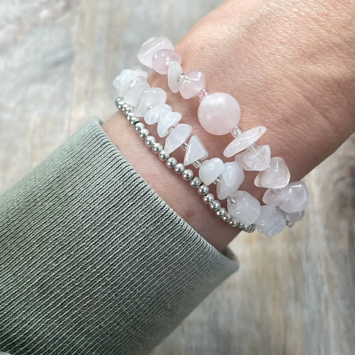 6.5IN - Rose Quartz - Natural Gemstone Crystal Chip - Elasticated Stacking Bracelet / LOVE / Natural Stone / Crystal Healing Benefits / Self-Love / Peace / Harmony / Spiritual / Healing