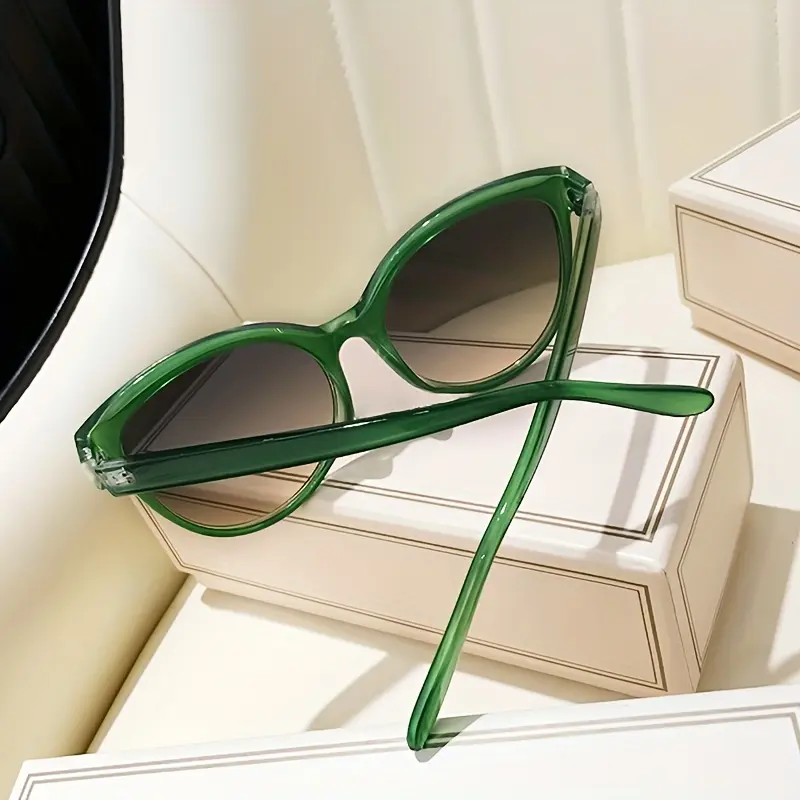 Cat's Eye Women's Fashion Glasses Outdoor Driving Sunshade Large Frame Glasses Y2K Luxury Holiday Dressing Accessories Glasses 4