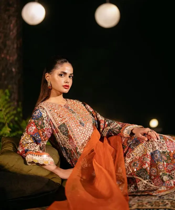 SAPPHIRE ORIGINAL slub Khaddar Shirt & Farshi Plazo Set - Multicoloured Tilla & Sequin Embroidery - Casual, Fit 2