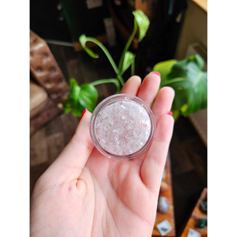 Rose Quartz chips - 50g pot 3